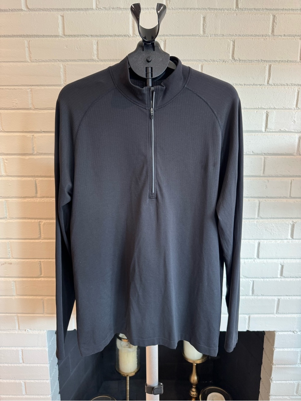 Lululemon Metal Vent Tech Half Zip Black Size XL